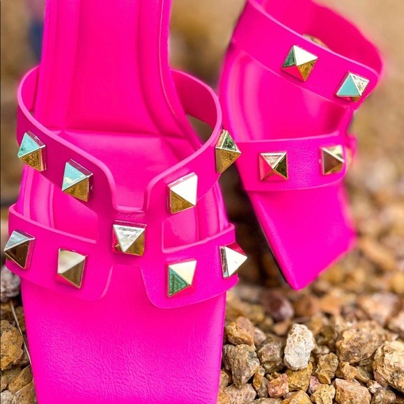 Anne Michell Passionate Hot Pink Stud Silde Heels - Picture 4 of 6